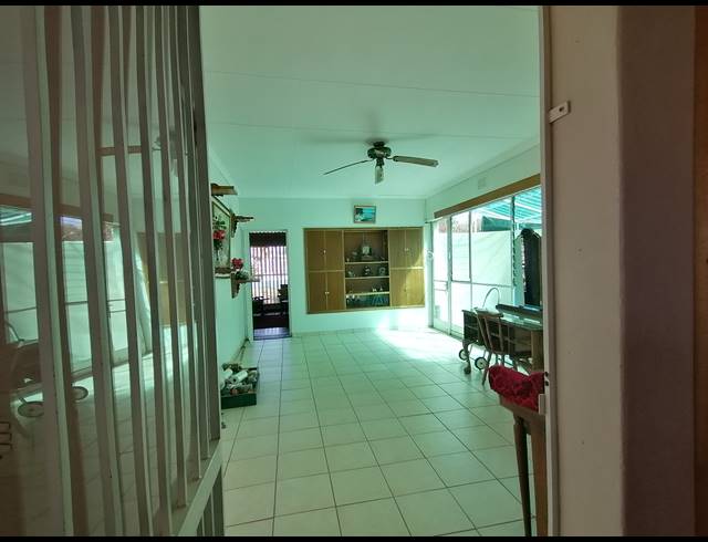 4 BEDROOM FREESTANDING SOLD IN STILFONTEIN EXT 4